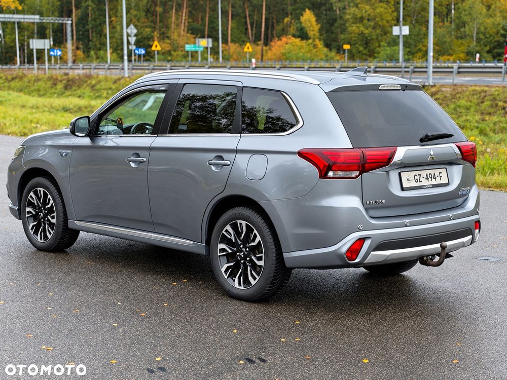 Mitsubishi Outlander - 3