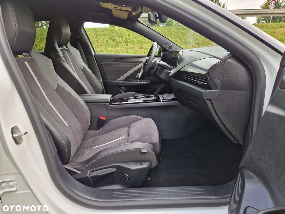 Opel Astra 1.6 T Plug-in Hybrid GSe - 16