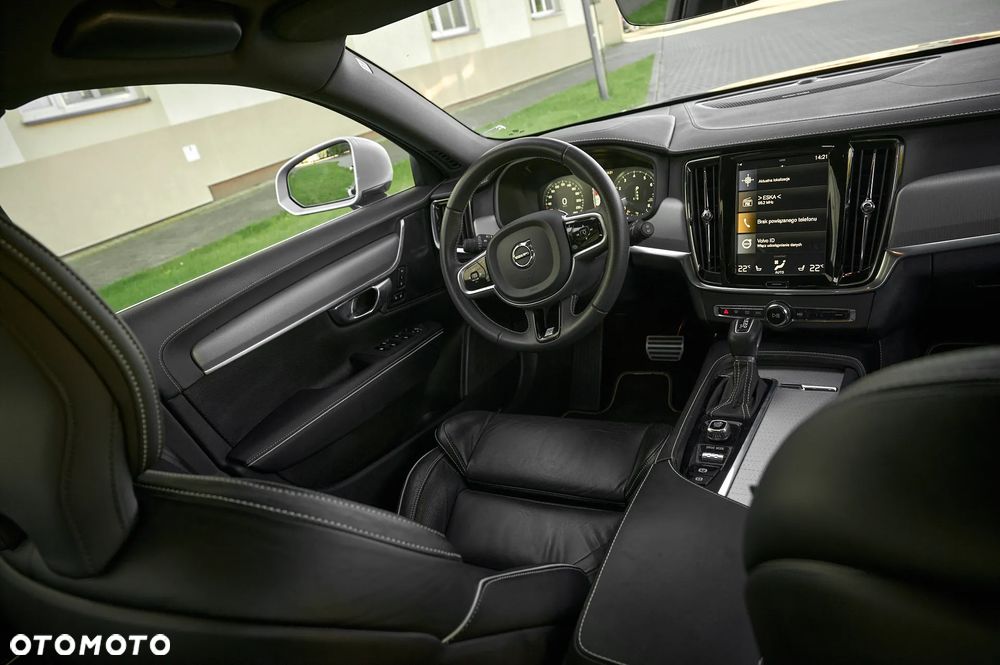 Volvo V90 T4 R-Design - 29
