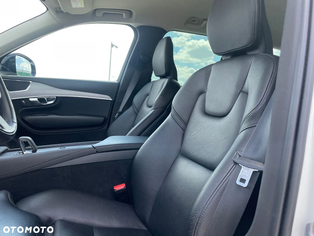 Volvo XC 90 - 25