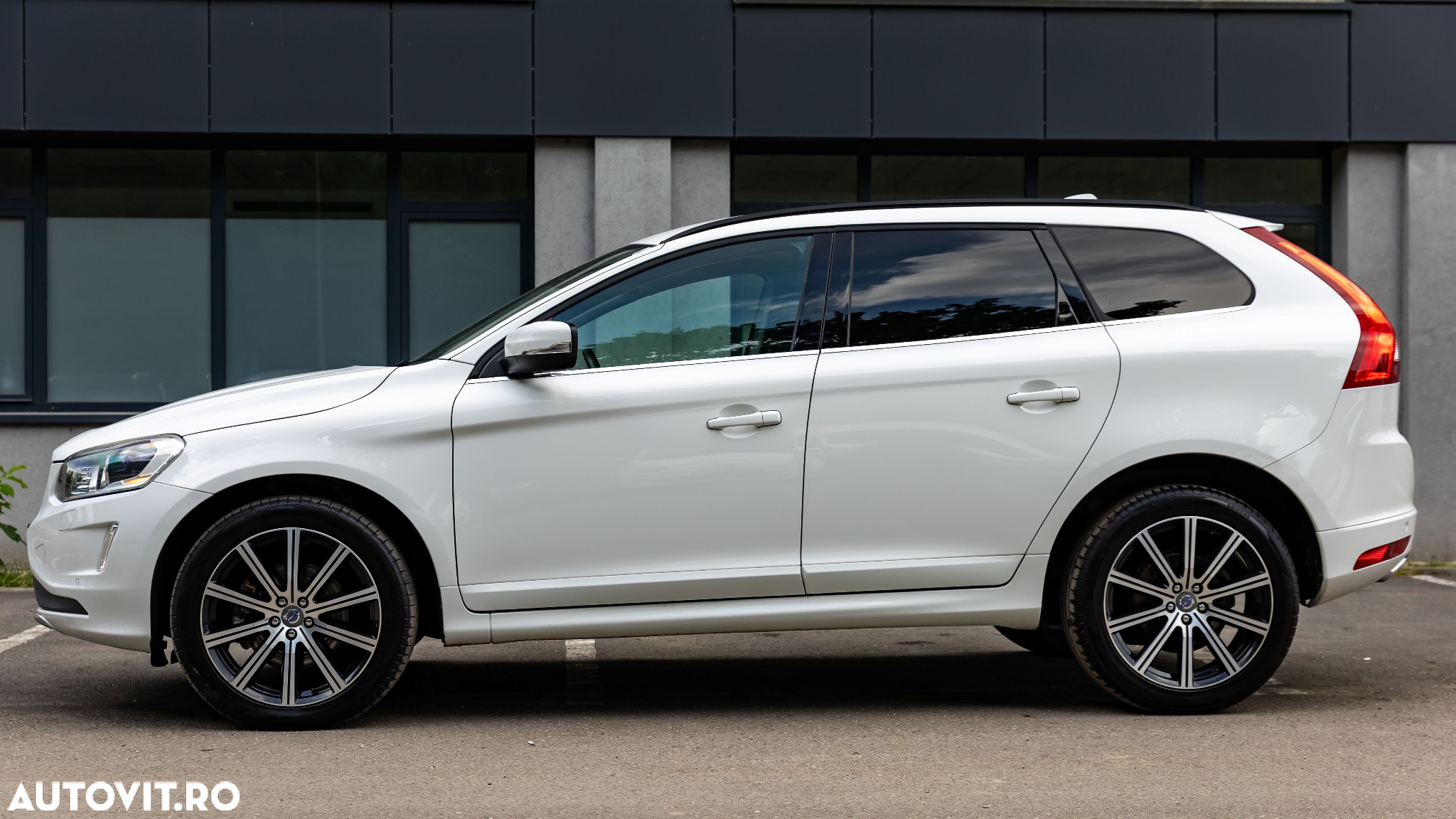 Volvo XC 60 D4 Geartronic Momentum Pro - 20