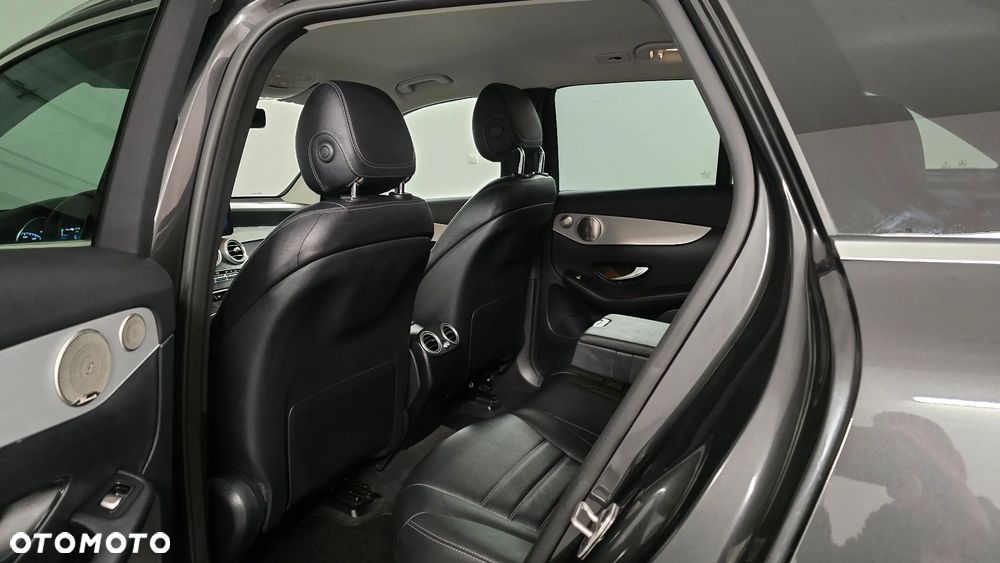Mercedes-Benz GLC 300 de 4Matic 9G-TRONIC AMG Line Plus - 6