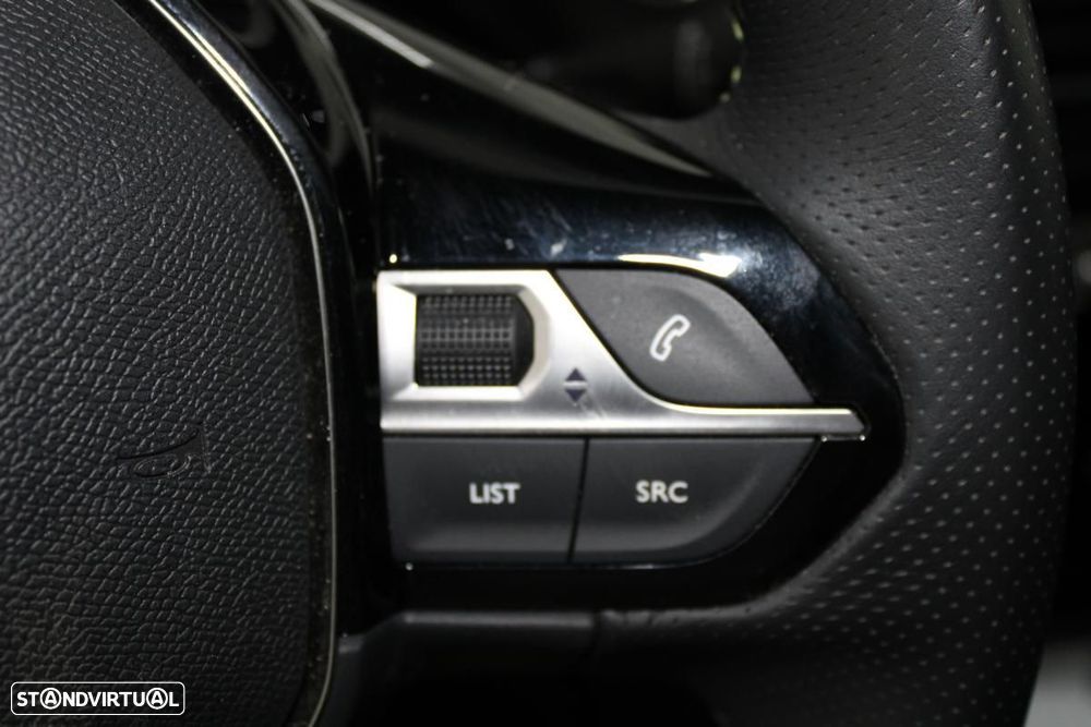 Peugeot e-2008 50 kWh GT - 16