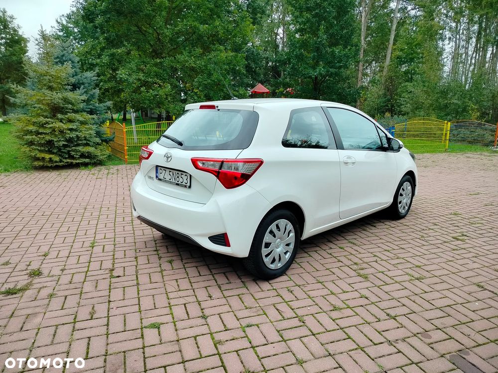 Toyota Yaris 1.0 Premium - 5
