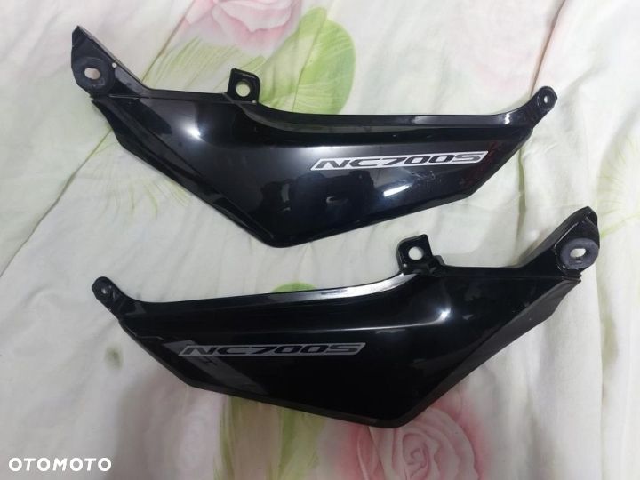 HONDA NC 700 owiewka boczek panel - 1
