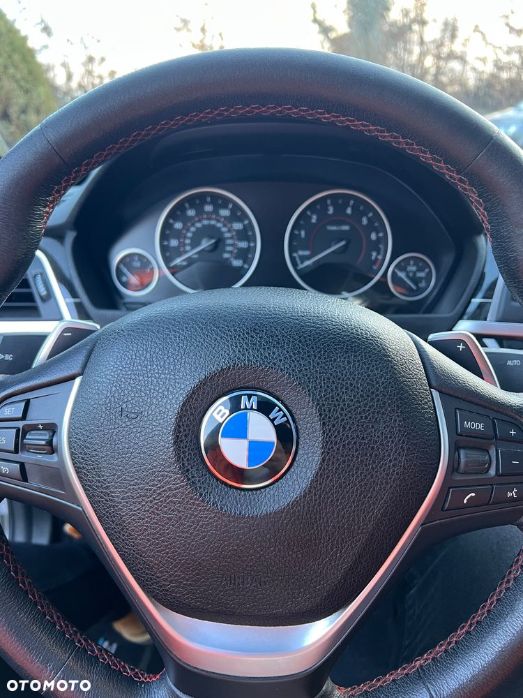 BMW Seria 3 330i xDrive Sport Line - 12