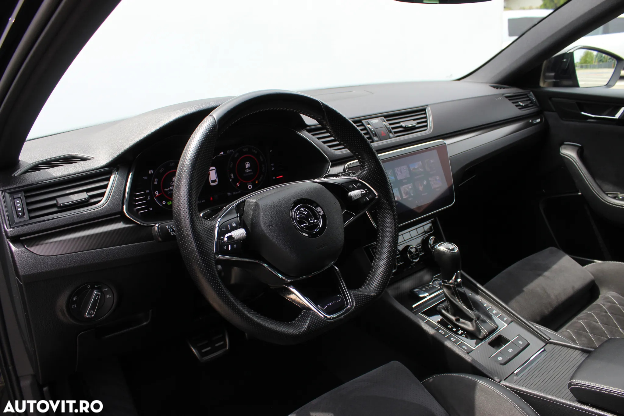 Skoda Superb 2.0 TDI 4X4 DSG Sportline - 10
