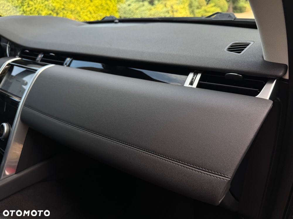 Land Rover Discovery Sport - 26
