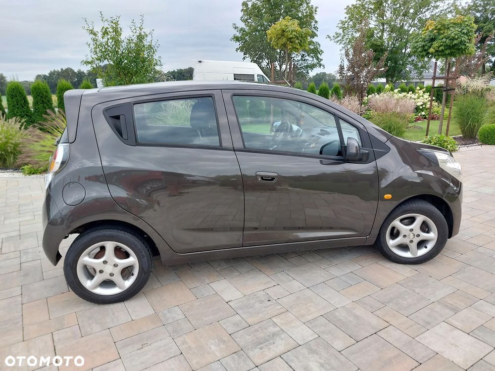 Chevrolet Spark 1.0 LS - 23