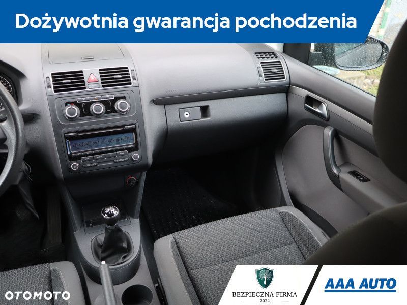 Volkswagen Touran - 9