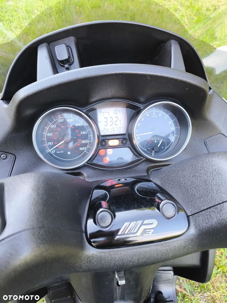 Piaggio MP-3 - 10