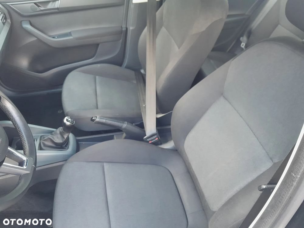Skoda Fabia 1.0 Active - 11