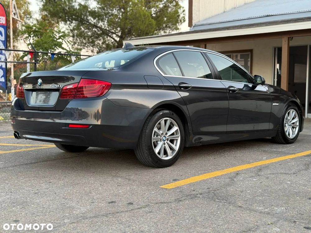 BMW Seria 5 528i xDrive Modern Line - 7