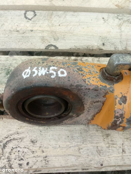 Siłownik Case 821C Nowy typ 78 50 45 - 4