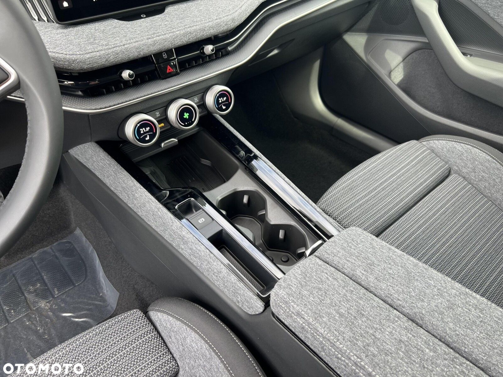 Skoda Superb 2.0 TDI SCR Edition 130 DSG - 24