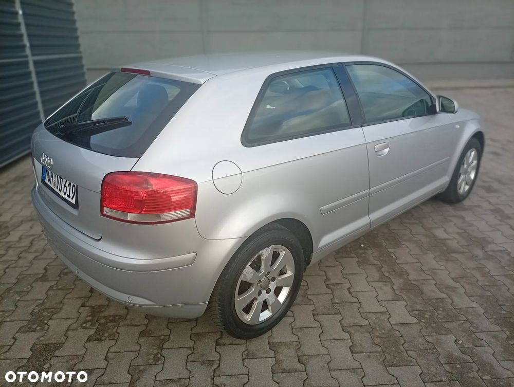 Audi A3 3-drzwiowe 1.6 Ambition - 6