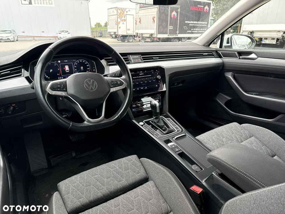 Volkswagen Passat 2.0 TDI SCR DSG Business - 13