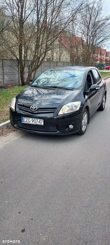 Toyota Auris 1.6 Premium - 1
