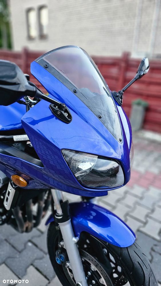 Yamaha FZS - 10
