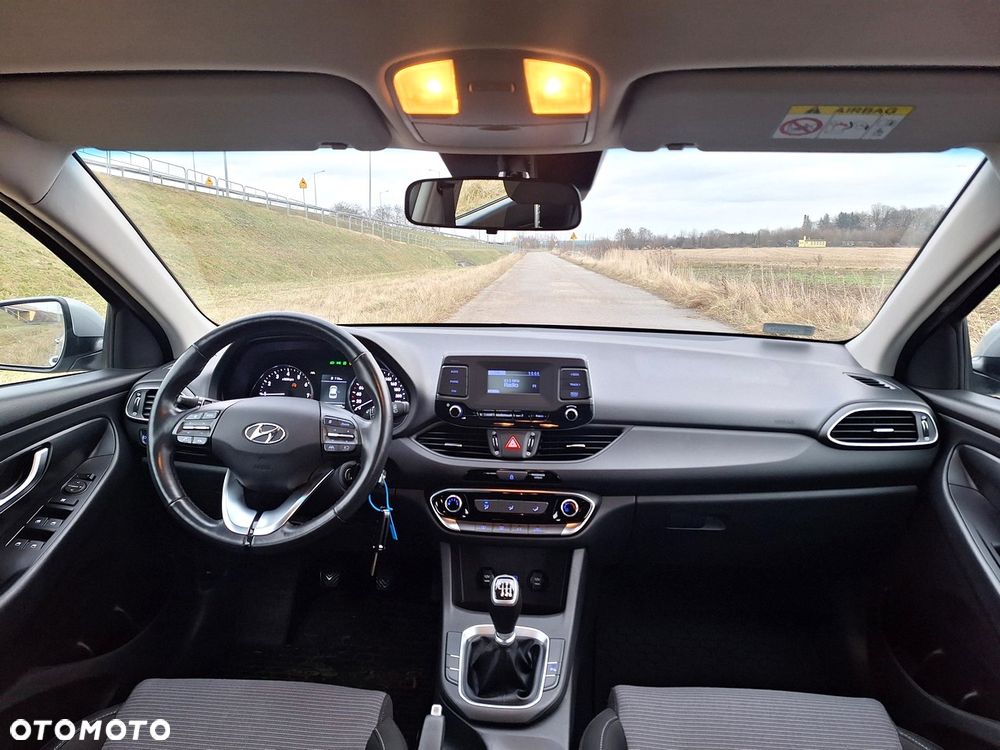 Hyundai i30 1.5 DPI Classic + - 6