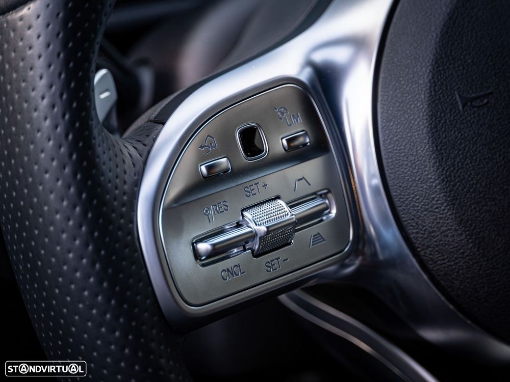 Mercedes-Benz GLA 250 e AMG Line - 12