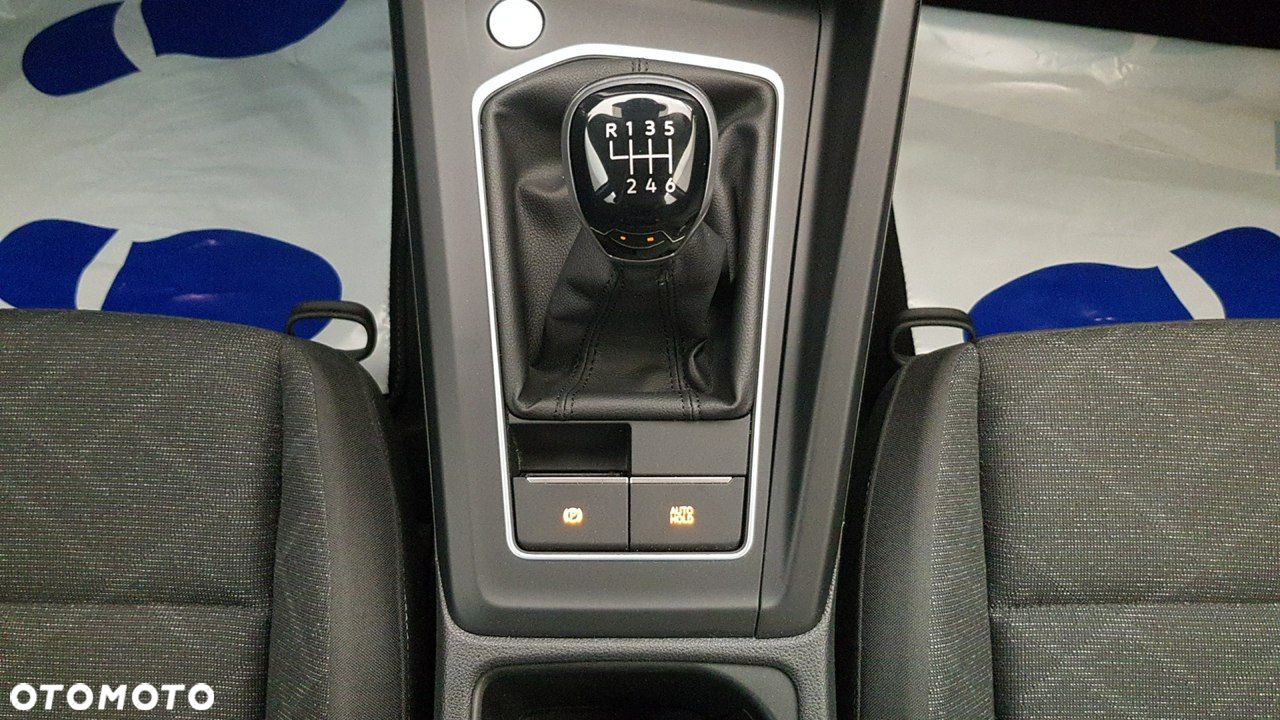 Volkswagen Golf - 30