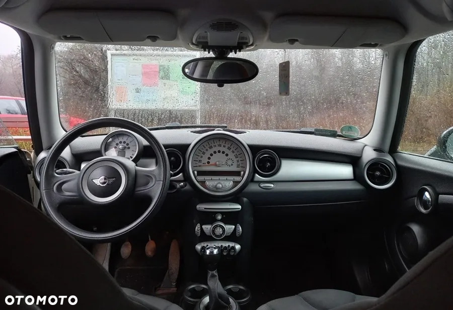 MINI Cooper Standard - 10
