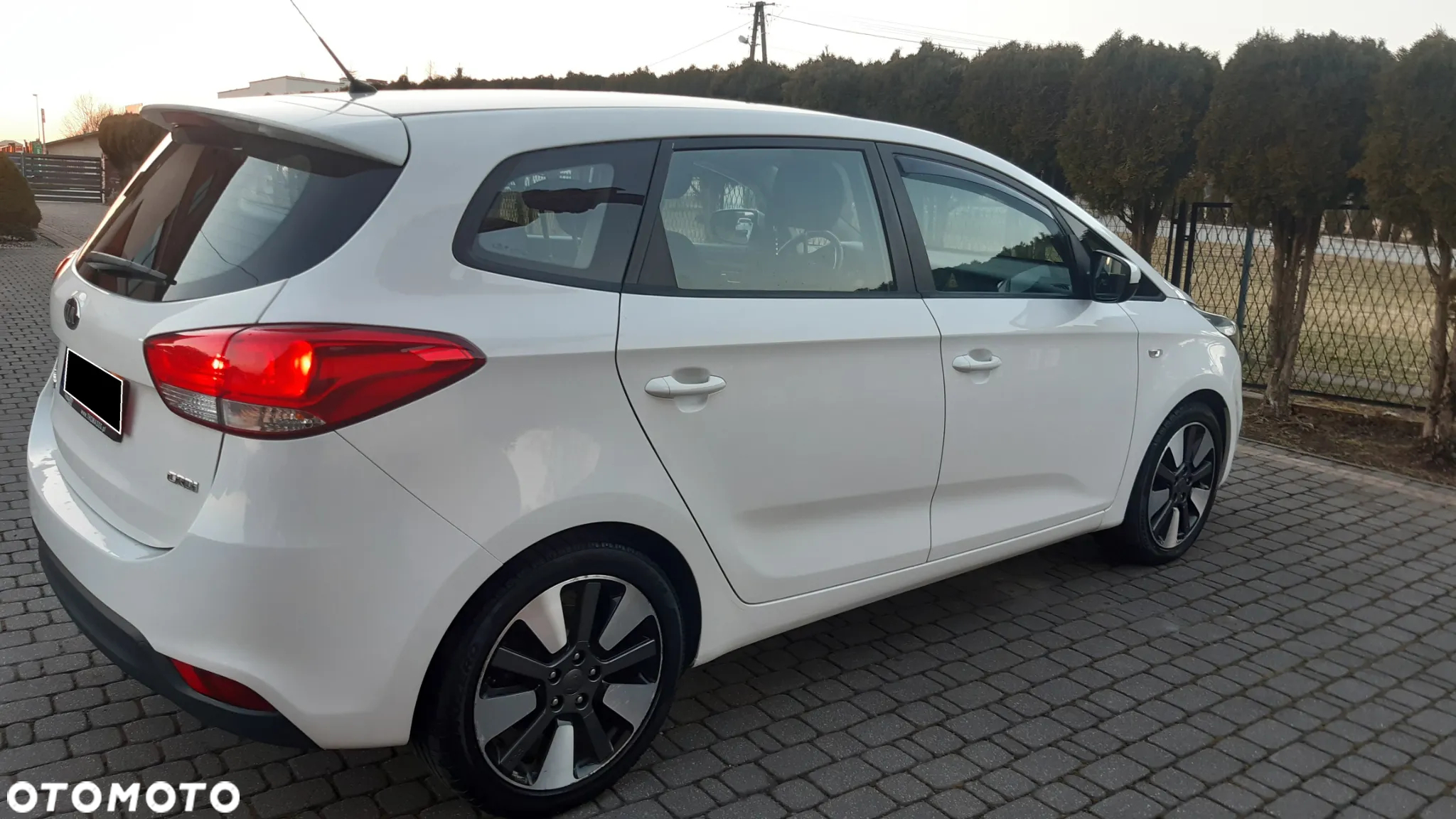Kia Carens 1.7 CRDi L - 9