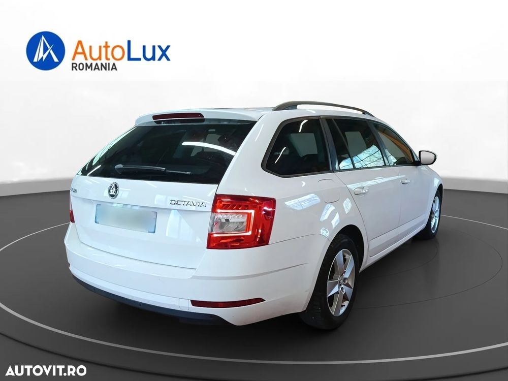 Skoda Octavia 1.6 TDI DSG Ambition - 4