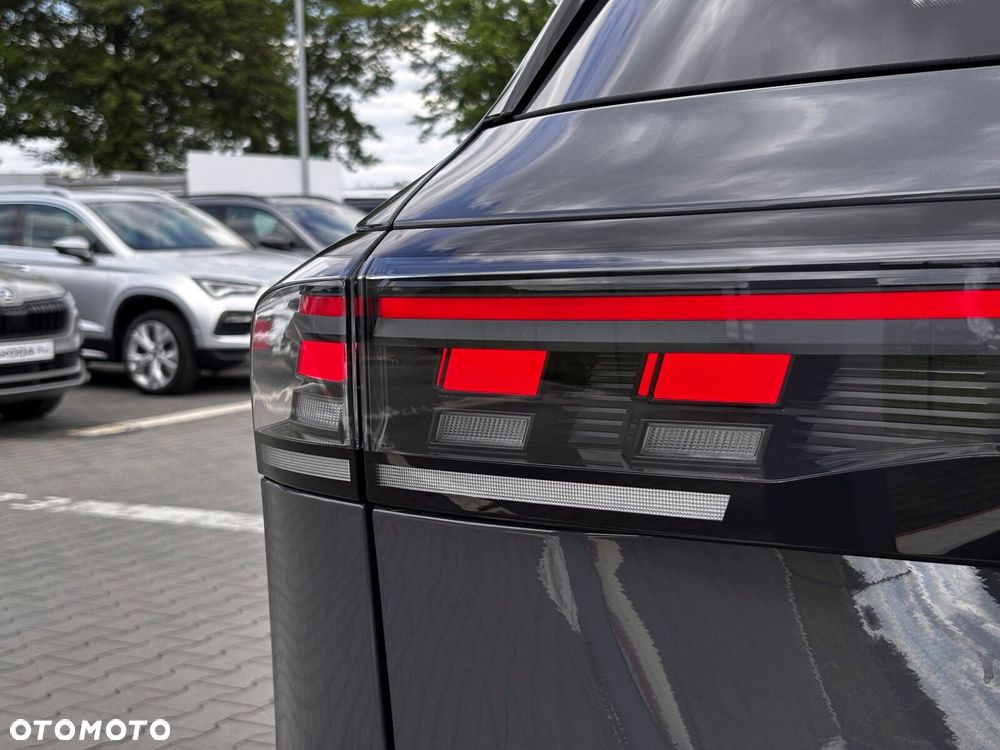 Volkswagen Tiguan - 11