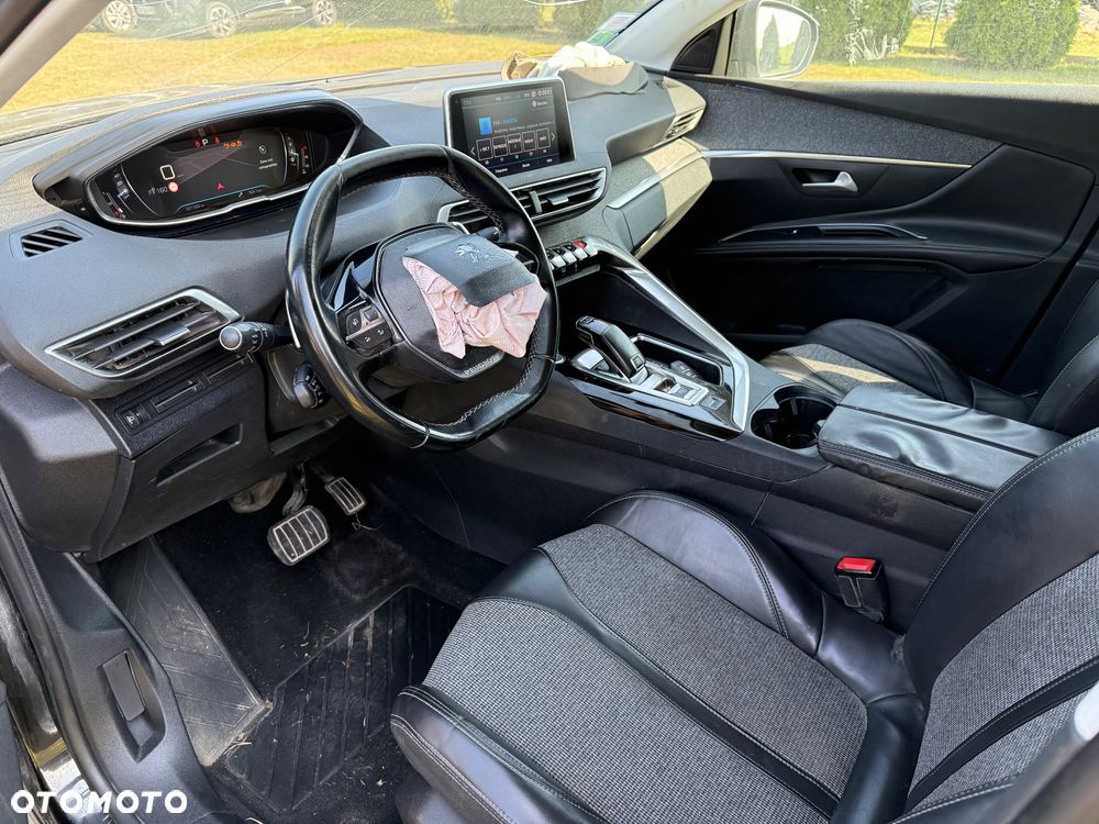 Peugeot 5008 1.5 BlueHDI Allure S&S EAT8 - 22