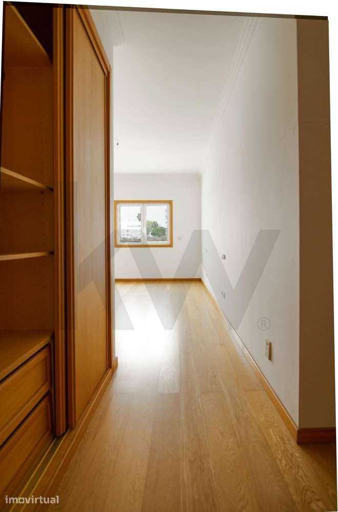 Apartamento T3 com varanda e garagem no L Towers, em Paço de Arcos - Grande imagem: 3/28