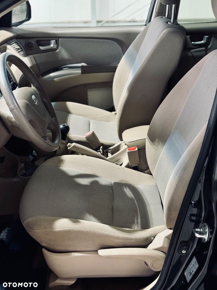Kia Sportage 2.0 Tour 2WD - 8