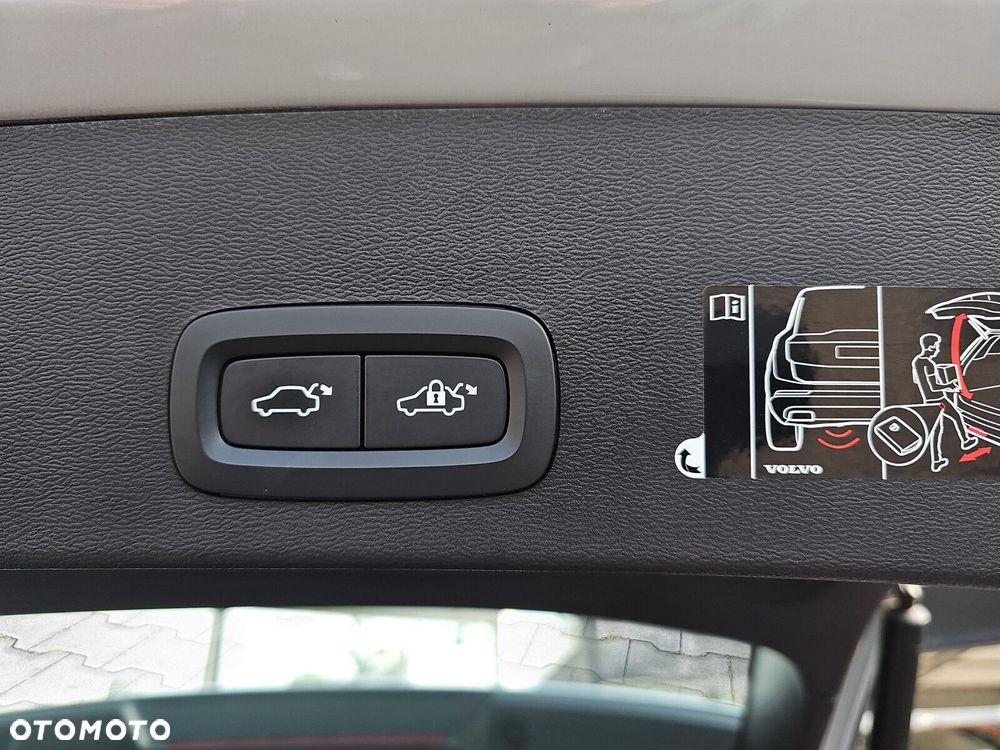 Volvo XC 40 - 30
