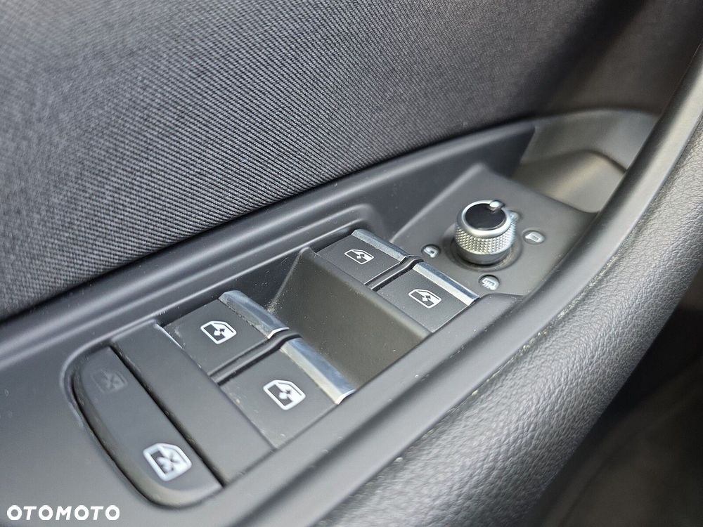 Audi A4 Limousine 35 TFSI mHEV Advanced S tronic - 11