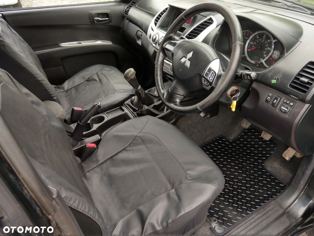 Mitsubishi L200 - 12