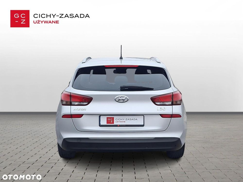 Hyundai i30 1.0 T-GDI Classic + - 6