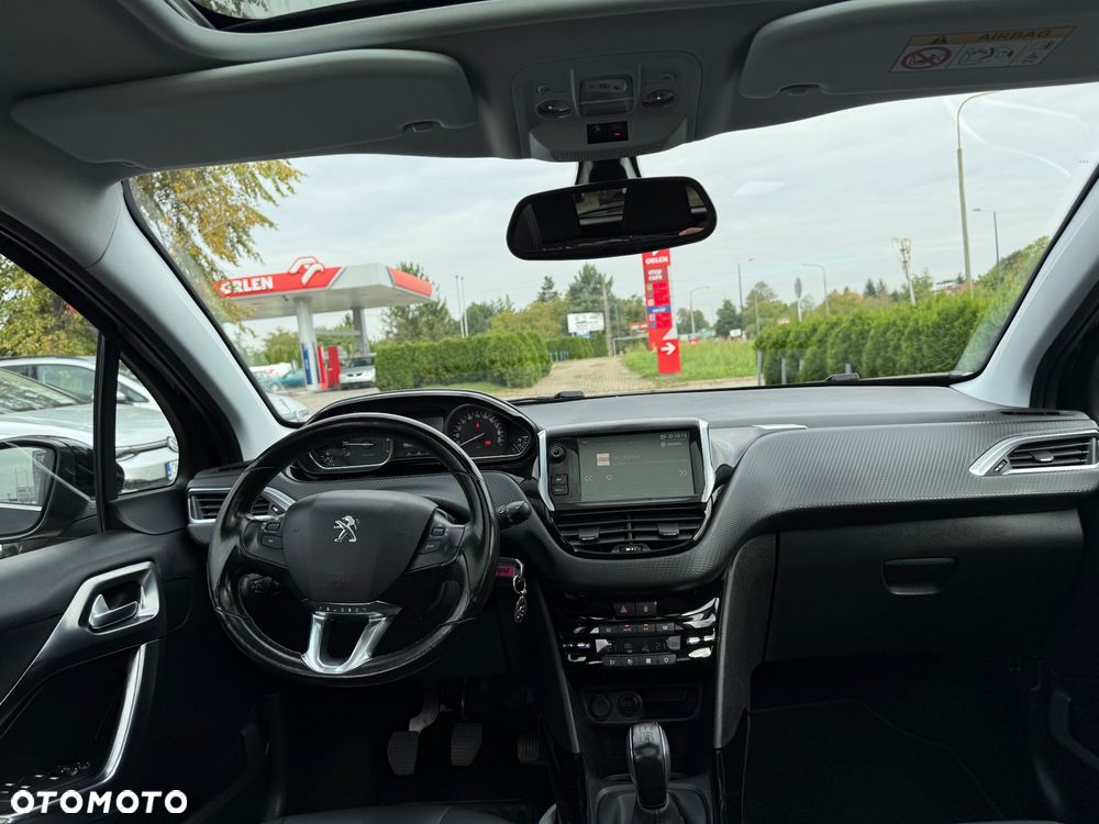 Peugeot 2008 1.2 Pure Tech Allure S&S - 9