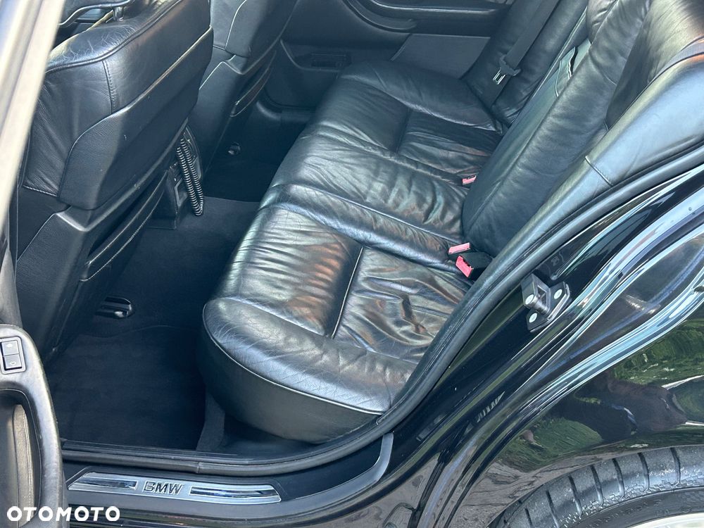 BMW Seria 5 - 25
