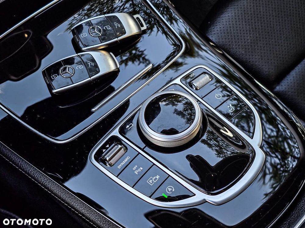 Mercedes-Benz Klasa E 220 d 9G-TRONIC - 28