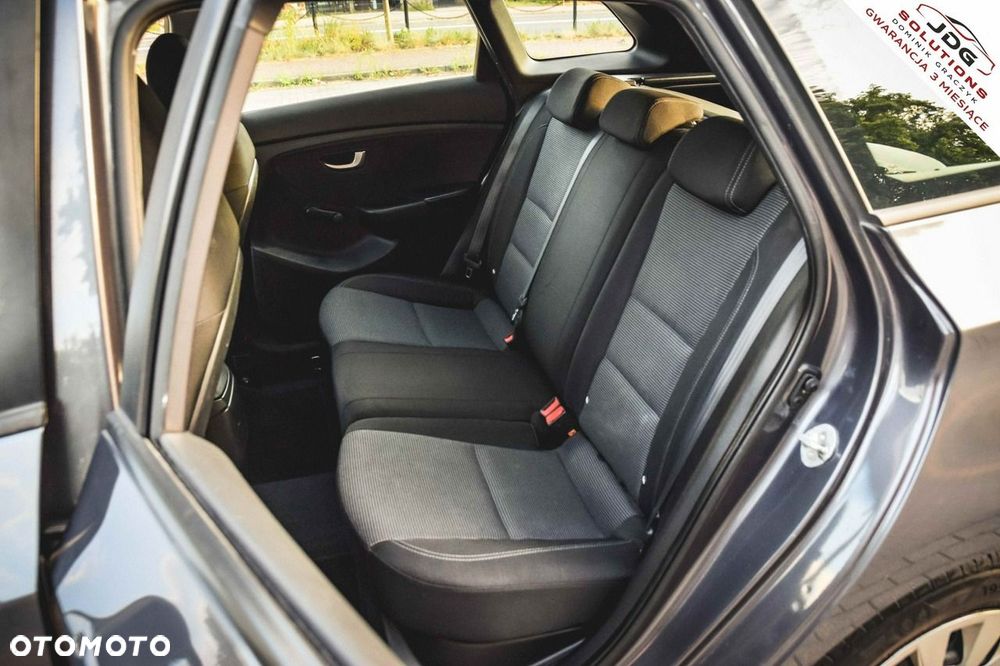 Hyundai i30 1.6 D Style - 34