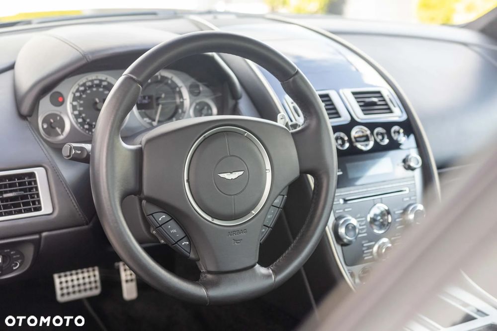 Aston Martin DB9 Touchtronic - 15