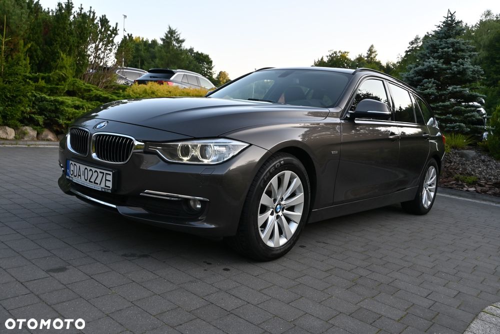 BMW Seria 3 320d Sport-Aut Luxury Line - 2