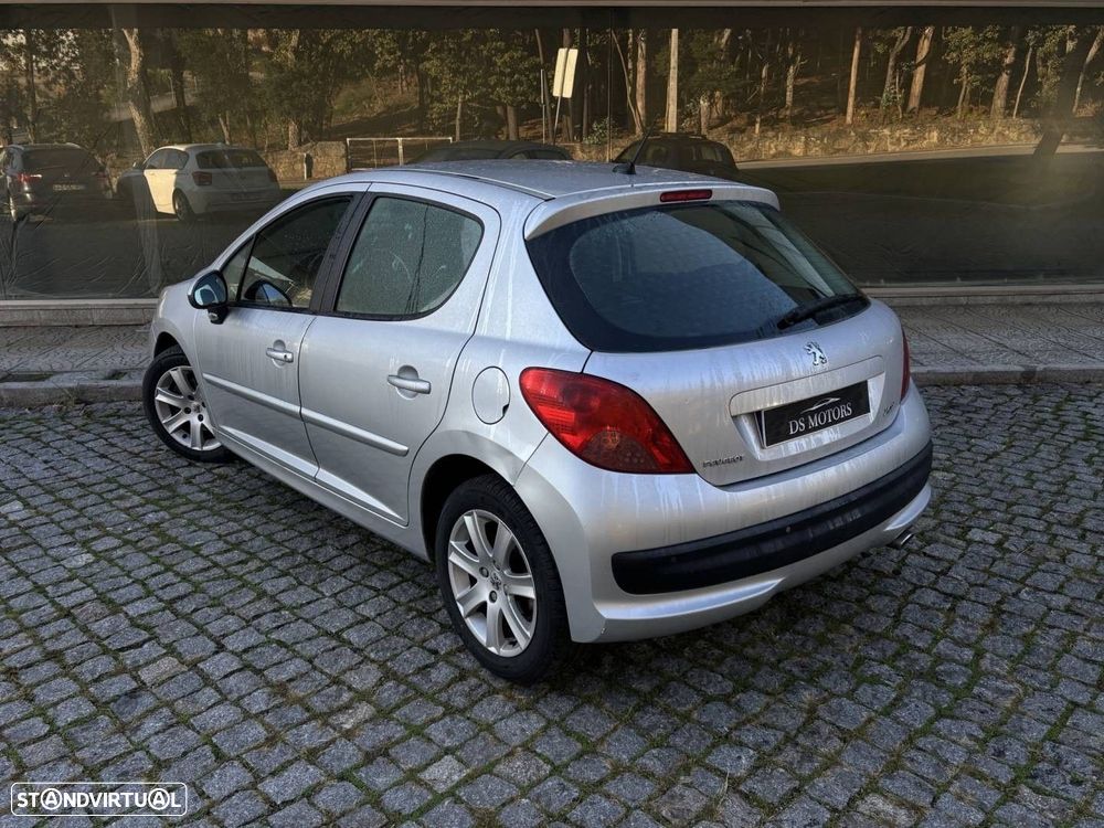 Peugeot 207 - 6