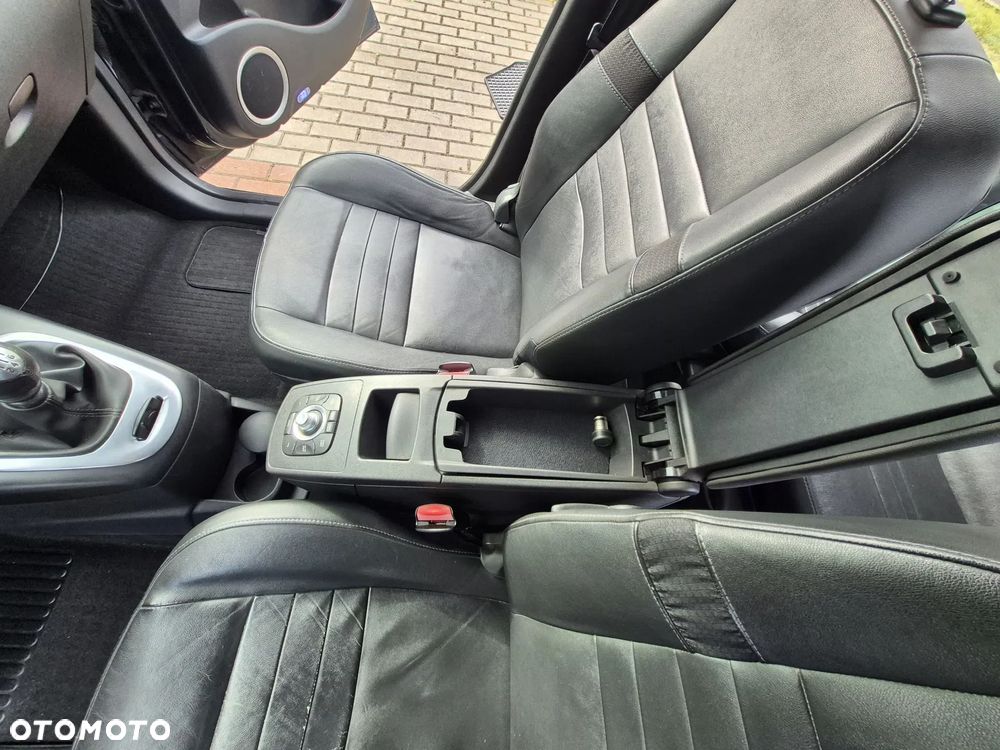 Renault Scenic 1.9 dCi FAP Privilege - 28