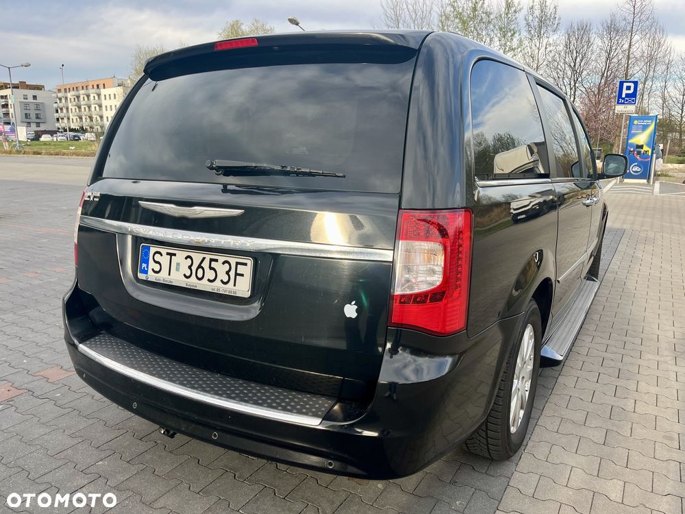 Chrysler Town & Country 3.6 Limited - 9