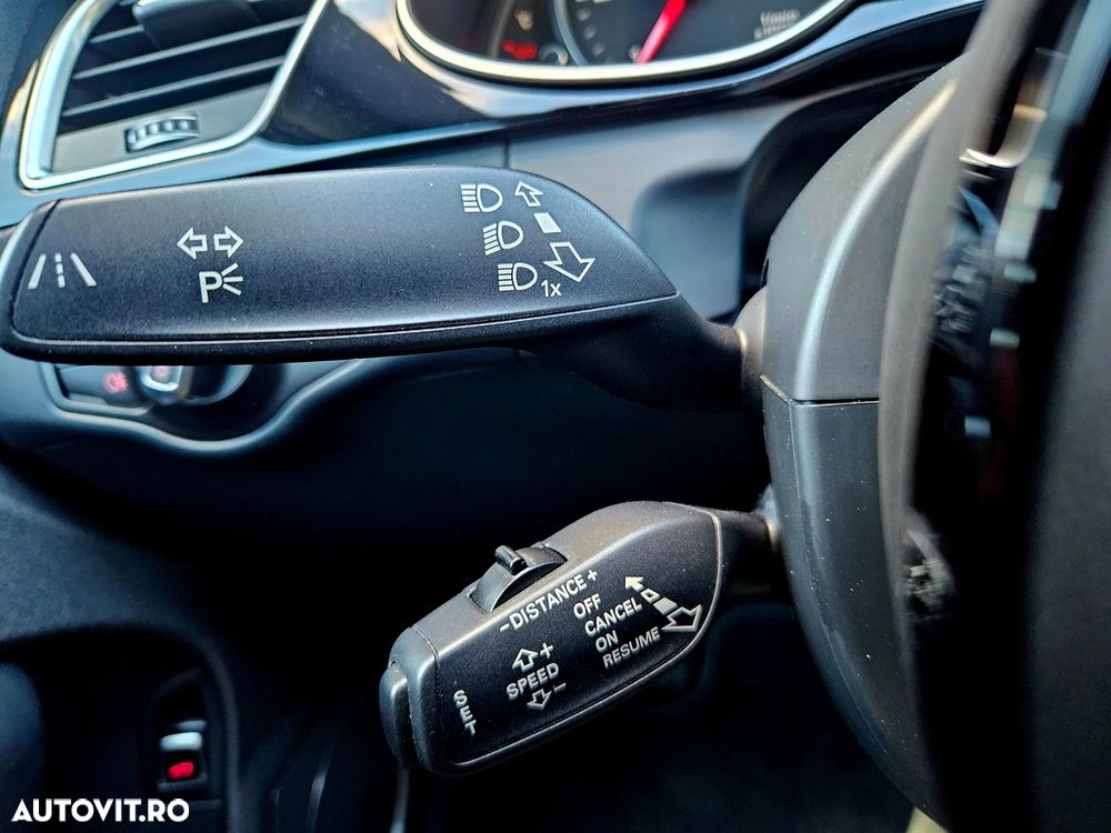 Audi A4 2.0 TDI DPF clean diesel multitronic S line Sportpaket - 11