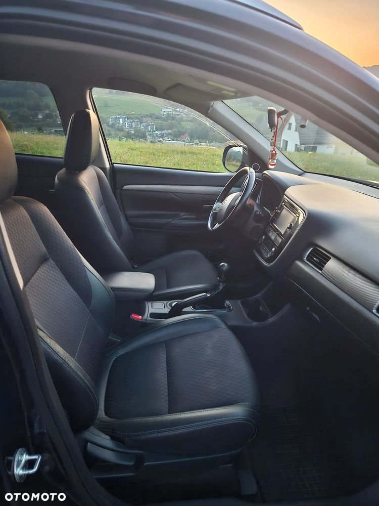 Mitsubishi Outlander 2.2 DID Intense + 4WD - 6