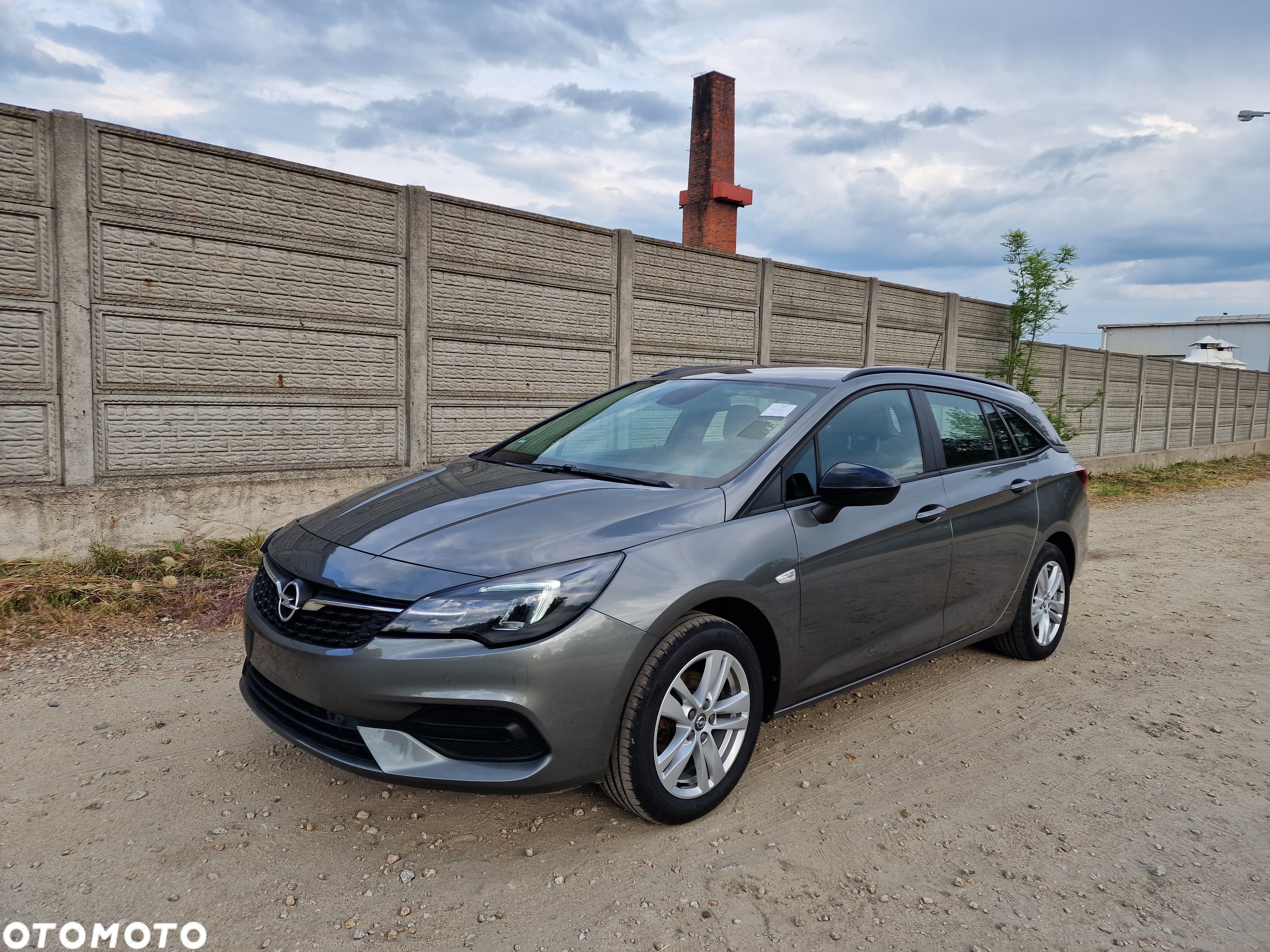 Opel Astra Sports Tourer 1.2 Turbo - 1
