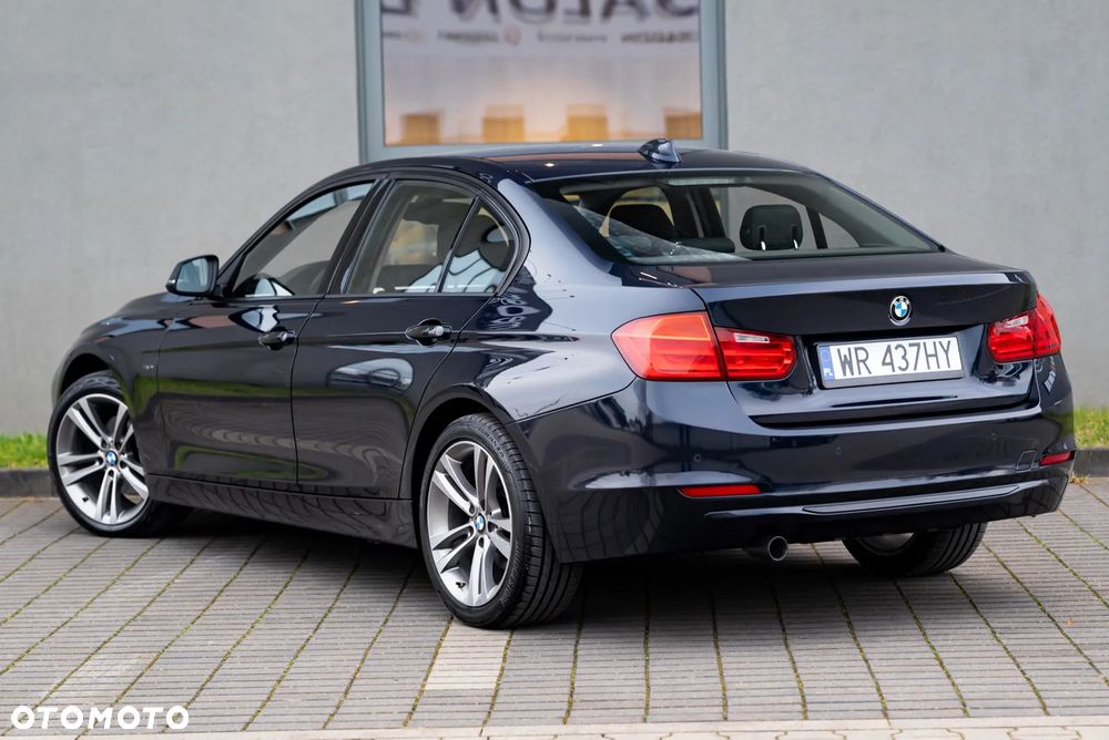 BMW Seria 3 320d DPF Edition Sport - 20
